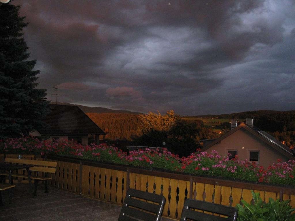 Gaestehaus Steininger ซวีเซิล ภายนอก รูปภาพ